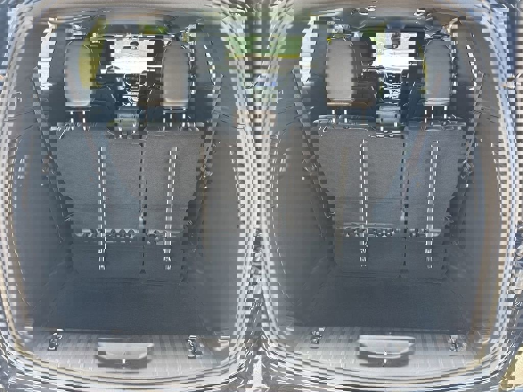 New 2026 Chrysler Pacifica Select image 12