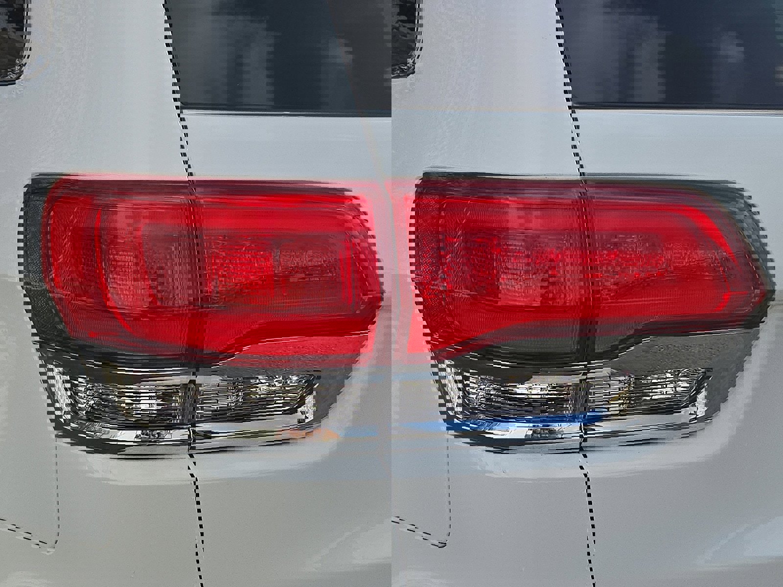 Used 2015 Jeep Grand Cherokee Summit image 10