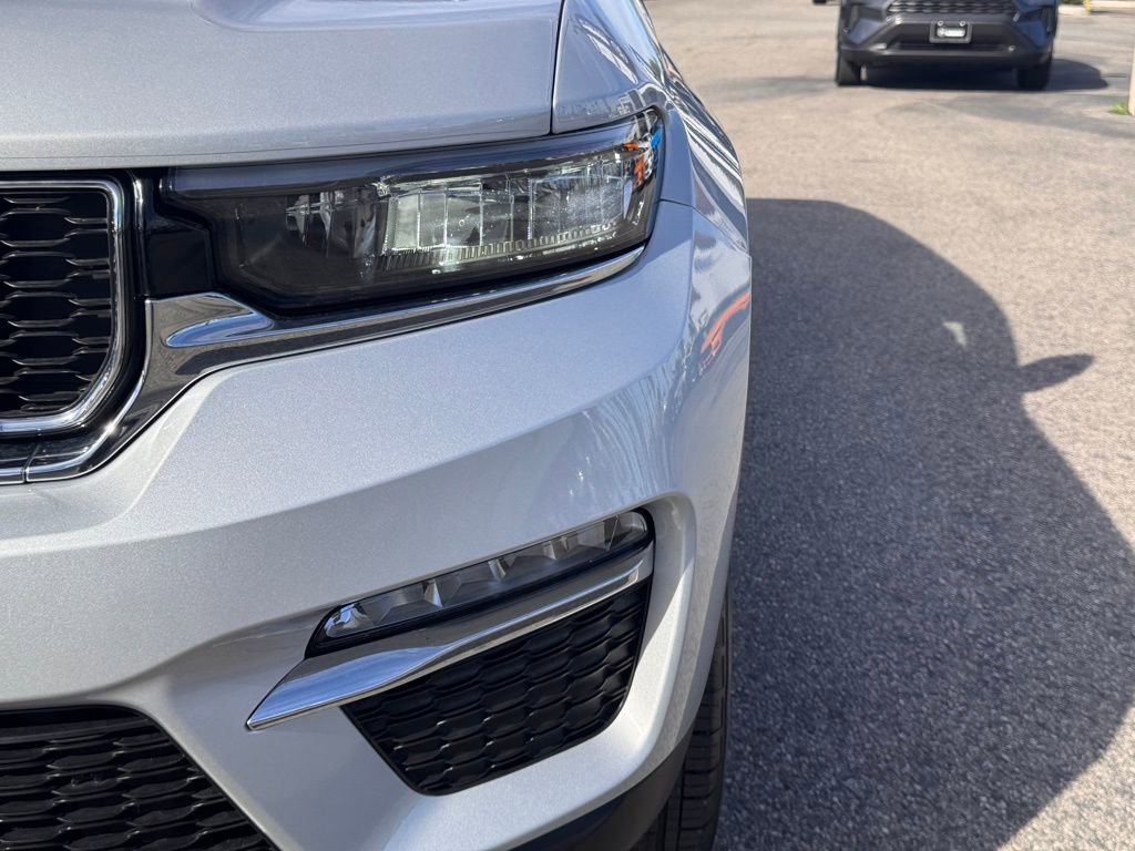 Used 2023 Jeep Grand Cherokee Limited w/ MOPAR Finishing Package image 8