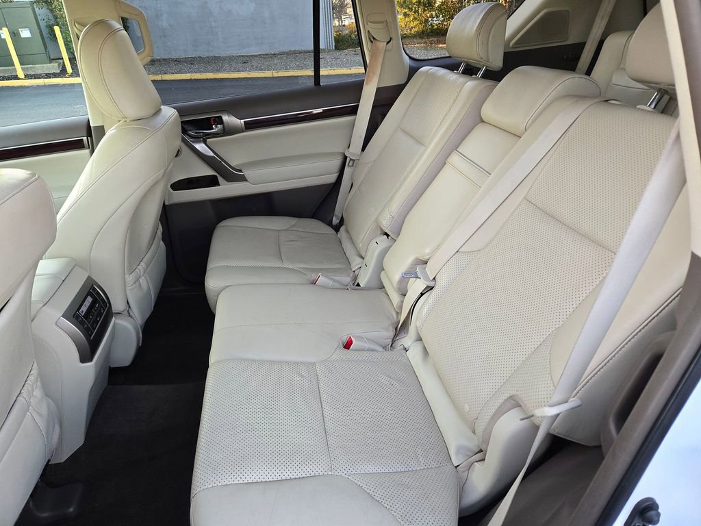 Used 2016 Lexus GX 460 Luxury w/ Preferred Accessory Package image 10