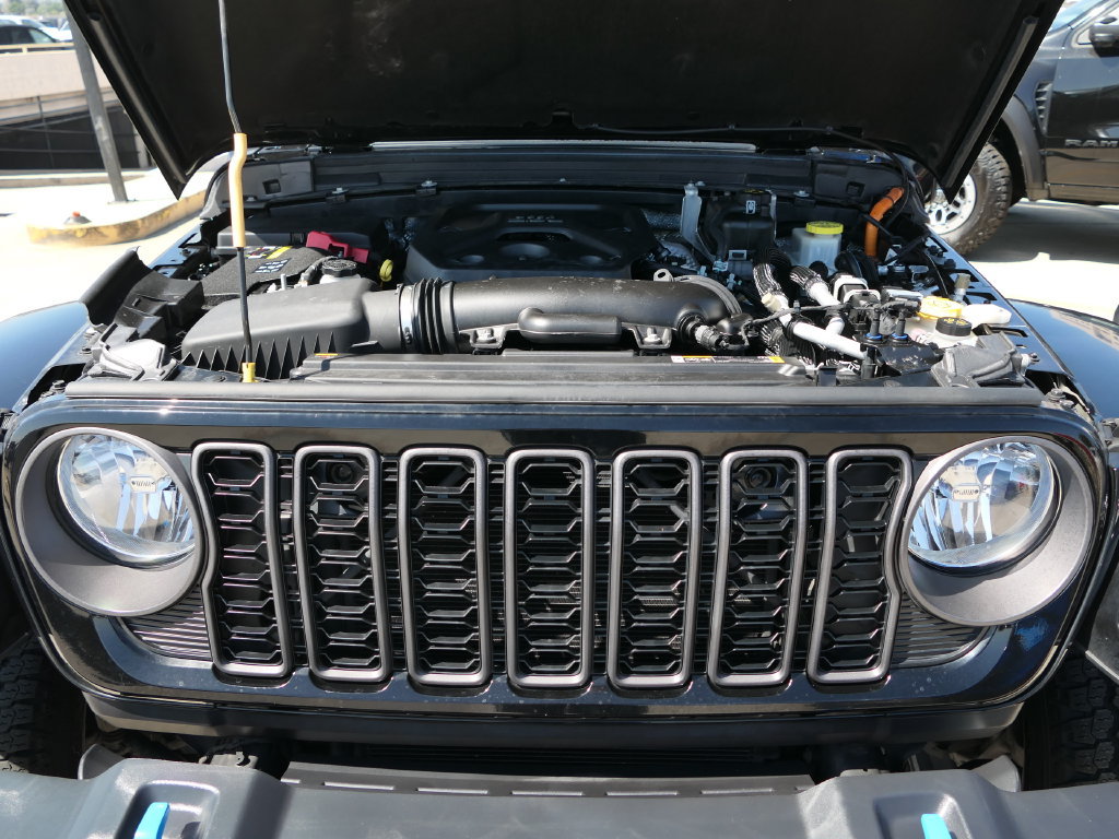 Used 2024 Jeep Wrangler Unlimited AWD/4WD image 26