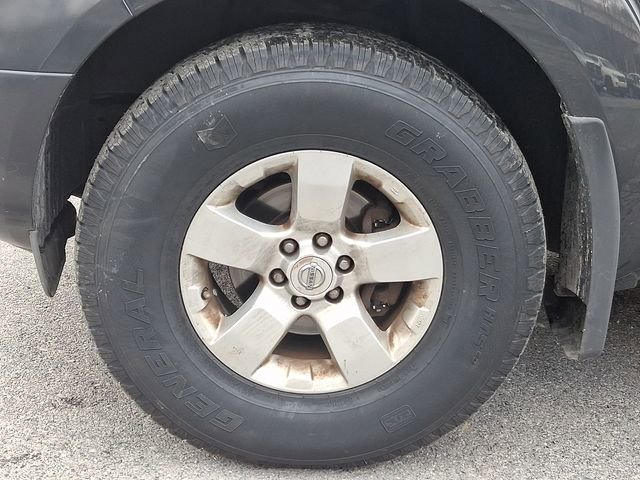 Used 2012 Nissan Frontier SV image 10