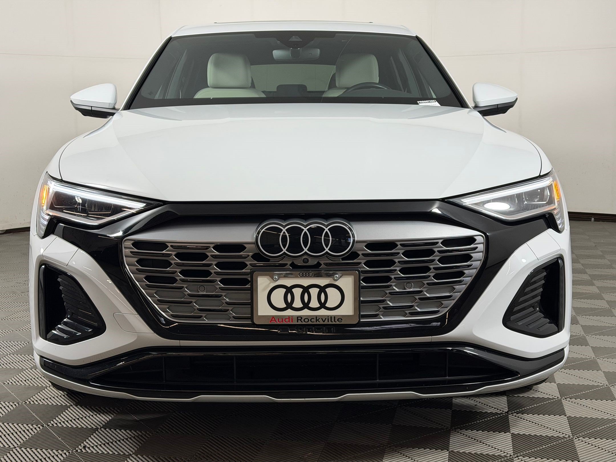 Used 2024 Audi Q8 e-tron Premium Plus w/ Premium Plus Package AWD/4WD image 6