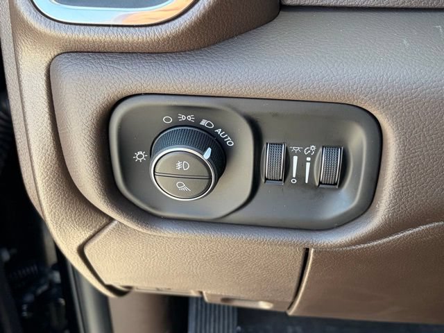 New 2026 RAM 3500 Laramie AWD/4WD image 29