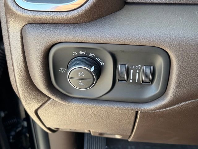 New 2026 RAM 3500 Laramie AWD/4WD image 29