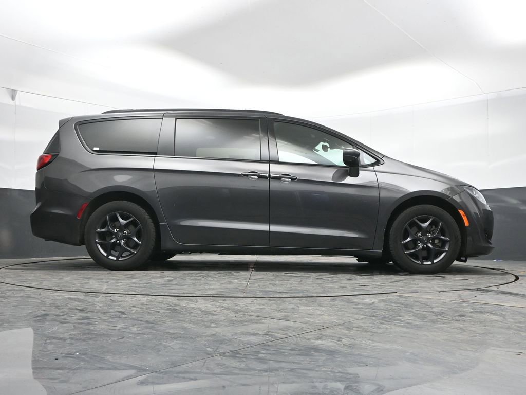 Used 2020 Chrysler Pacifica Touring-L Plus FWD image 35