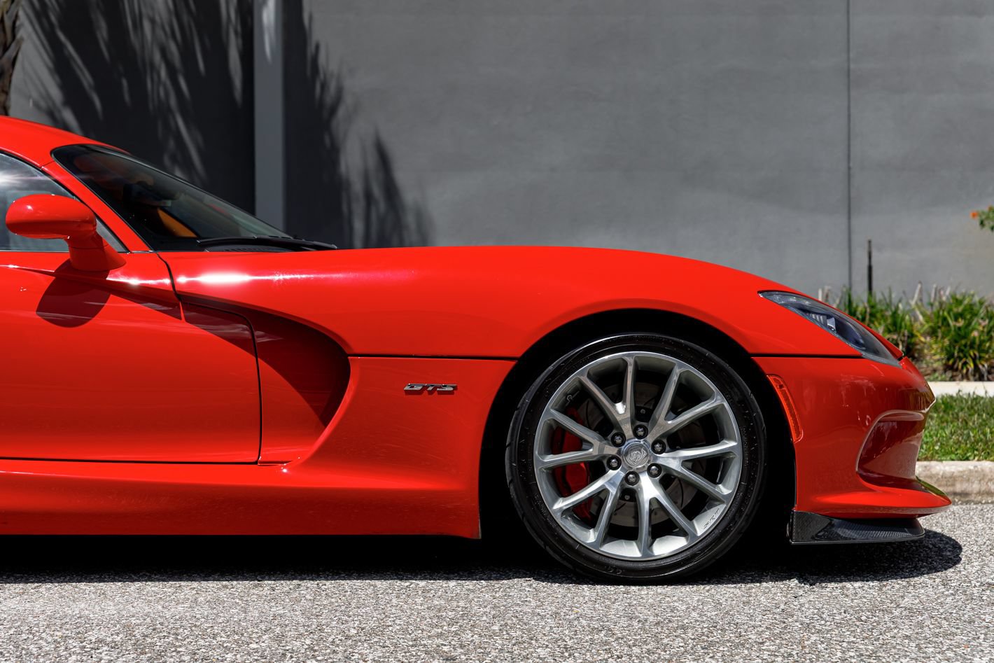 Used 2014 SRT Viper GTS w/ GTS Laguna Interior Package RWD image 16