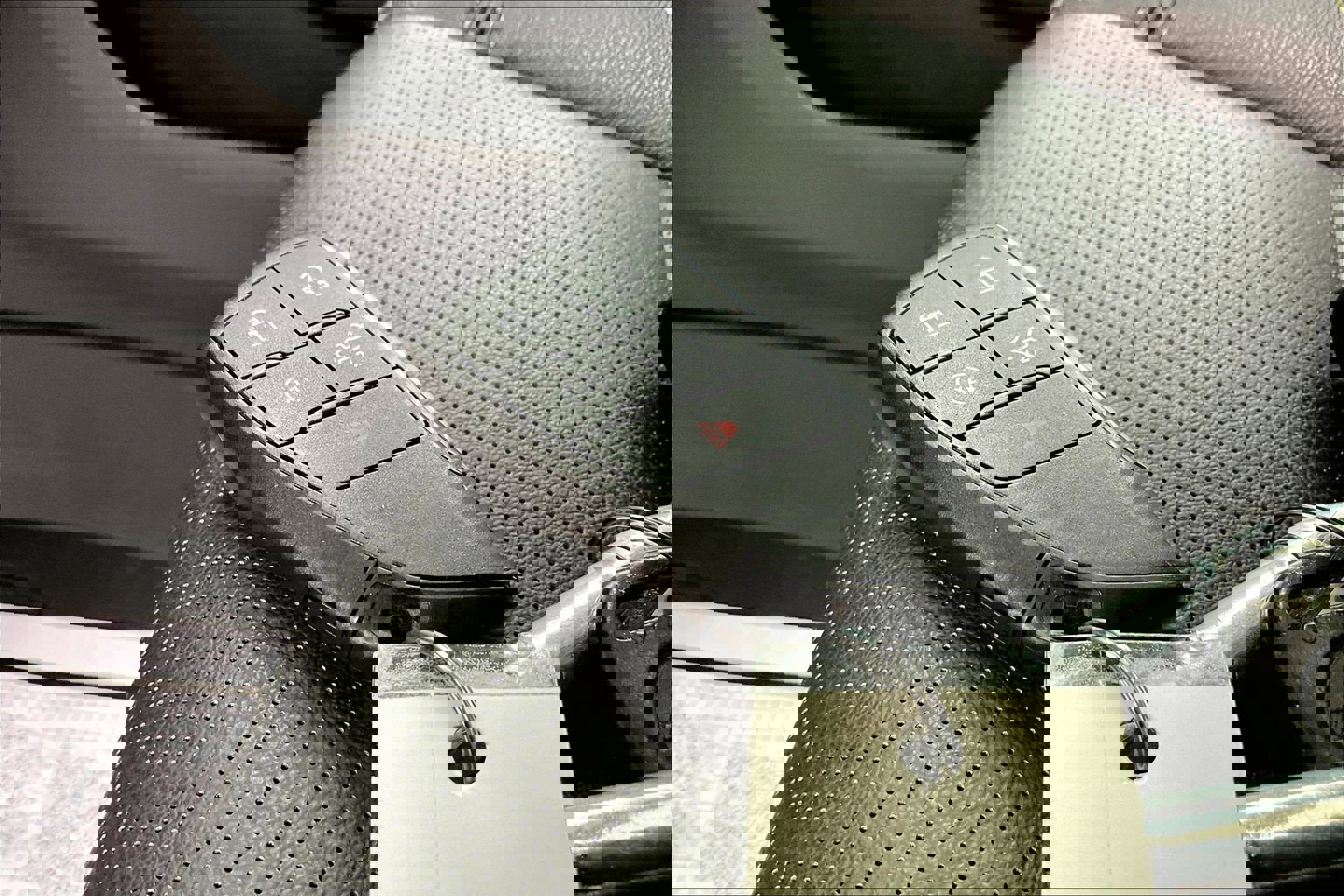 Used 2025 GMC Sierra 3500 SLT w/ SLT Premium Package image 11