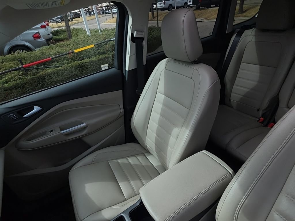 Used 2019 Ford Escape Titanium image 38