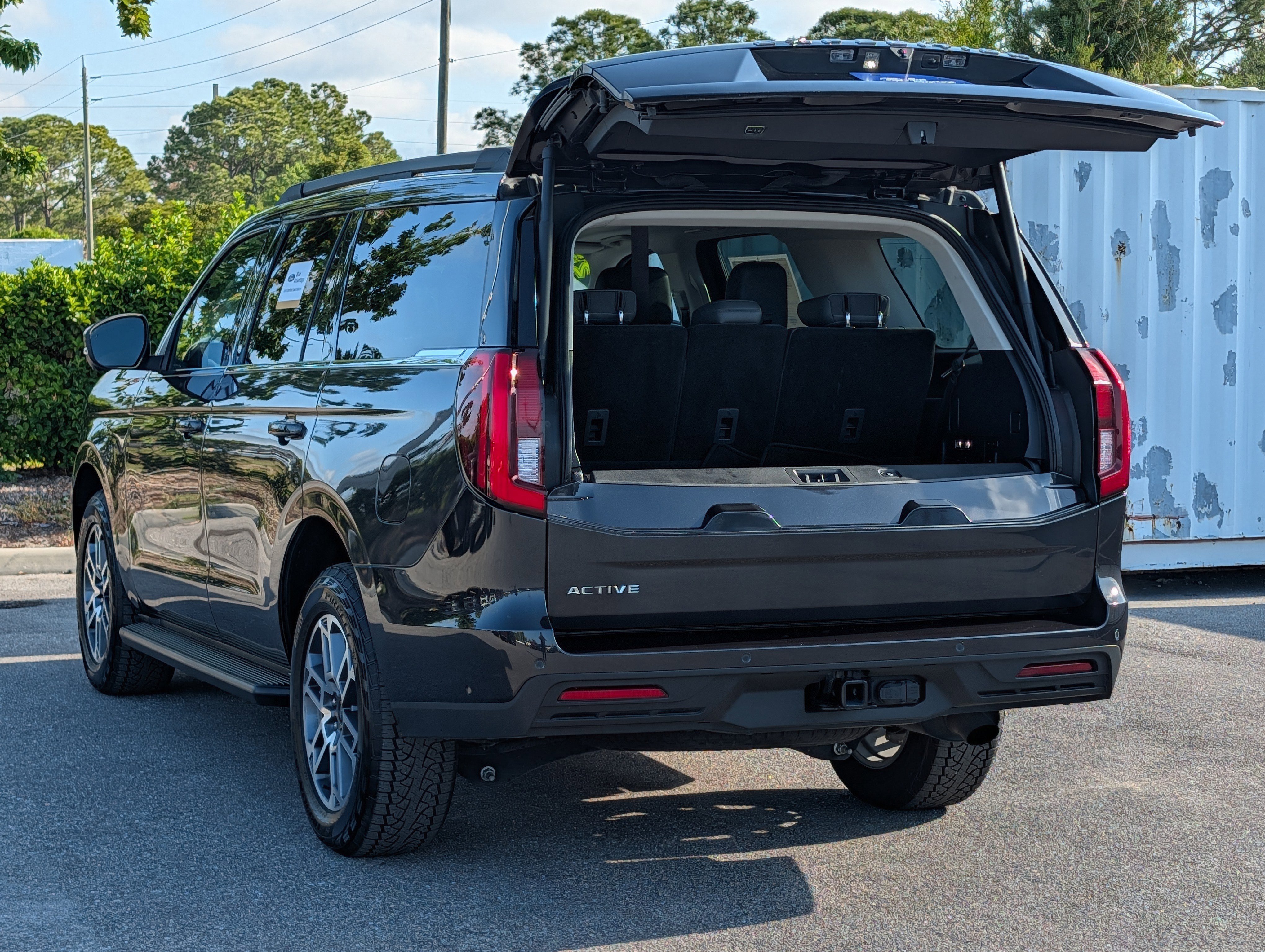 Certified 2025 Ford Expedition Active AWD/4WD image 13