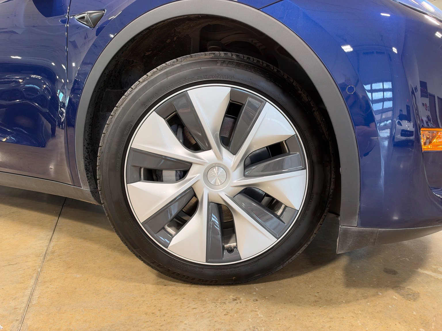 Used 2022 Tesla Model Y Long Range AWD/4WD image 9