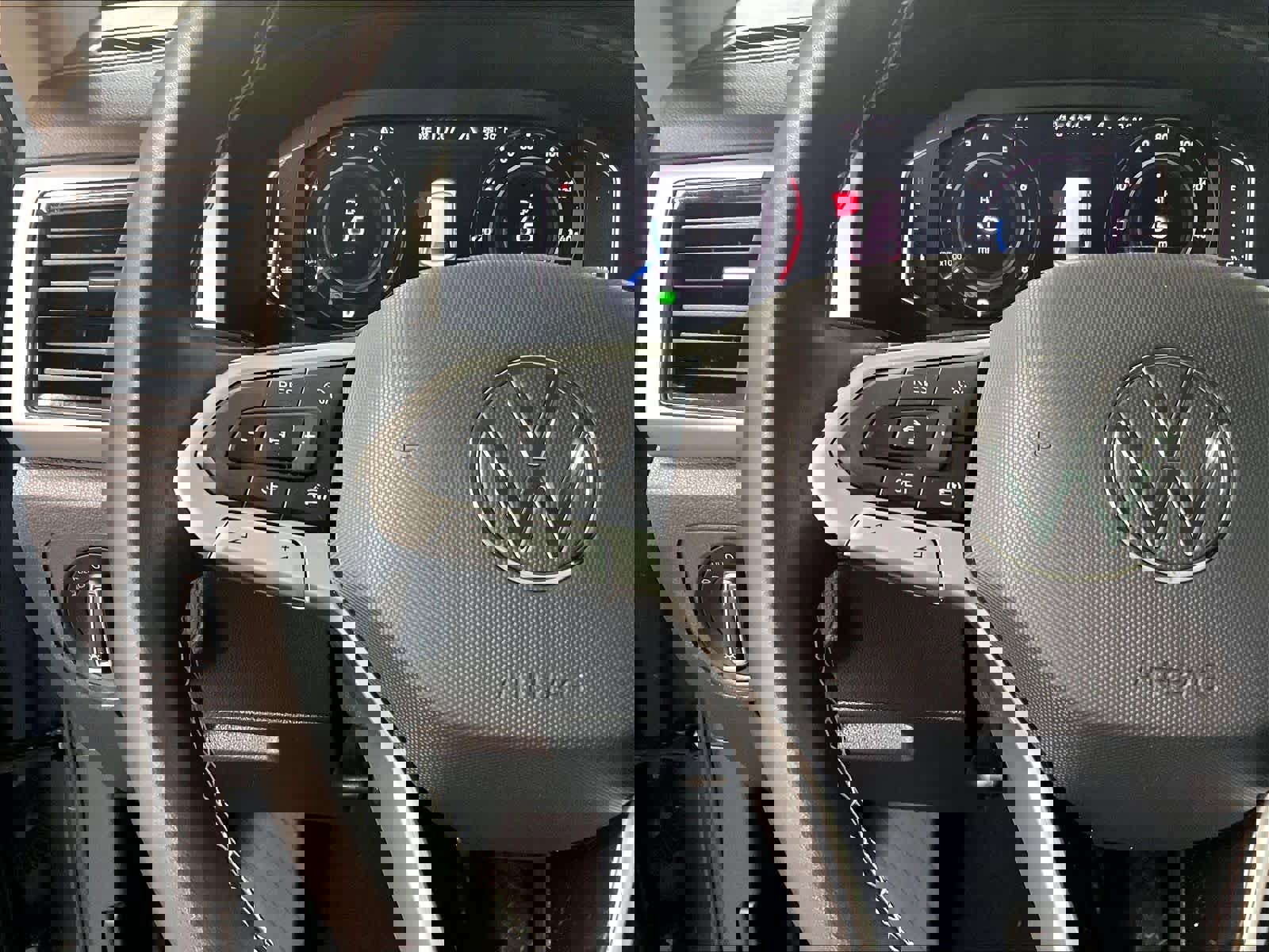 Used 2023 Volkswagen Atlas SE w/ Panoramic Sunroof Package image 24