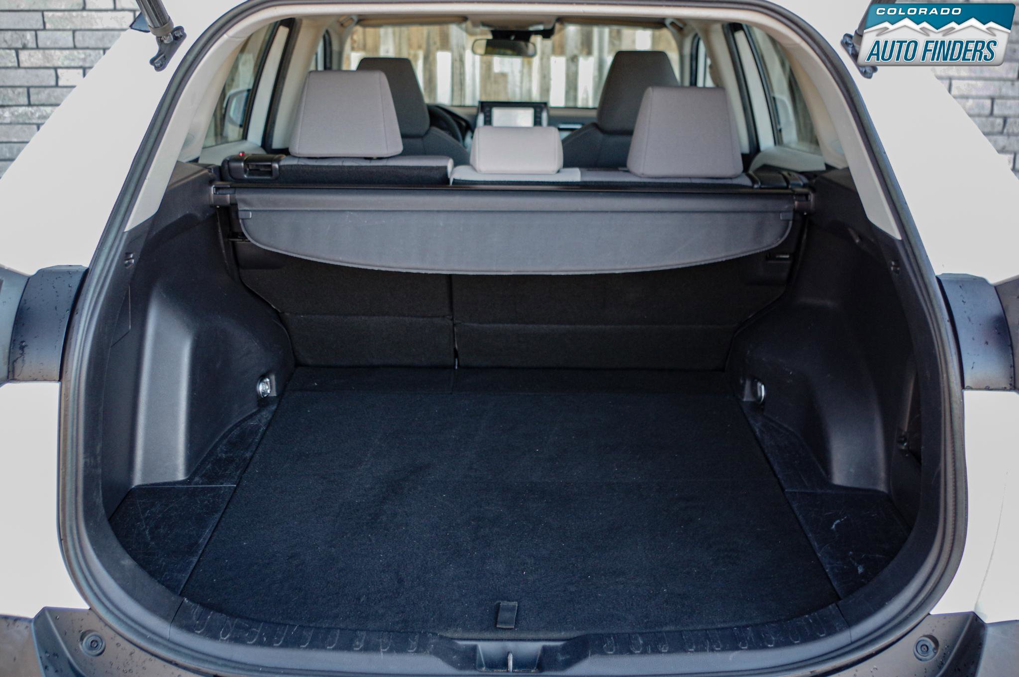 Used 2020 Toyota RAV4 XLE w/ Convenience Package image 28