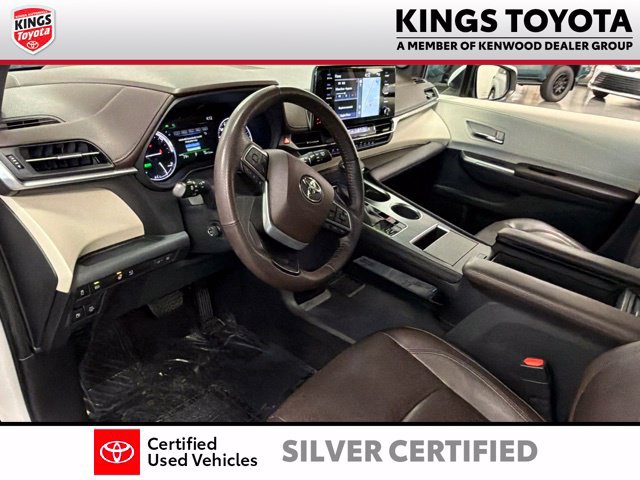 Used 2022 Toyota Sienna Platinum FWD image 21
