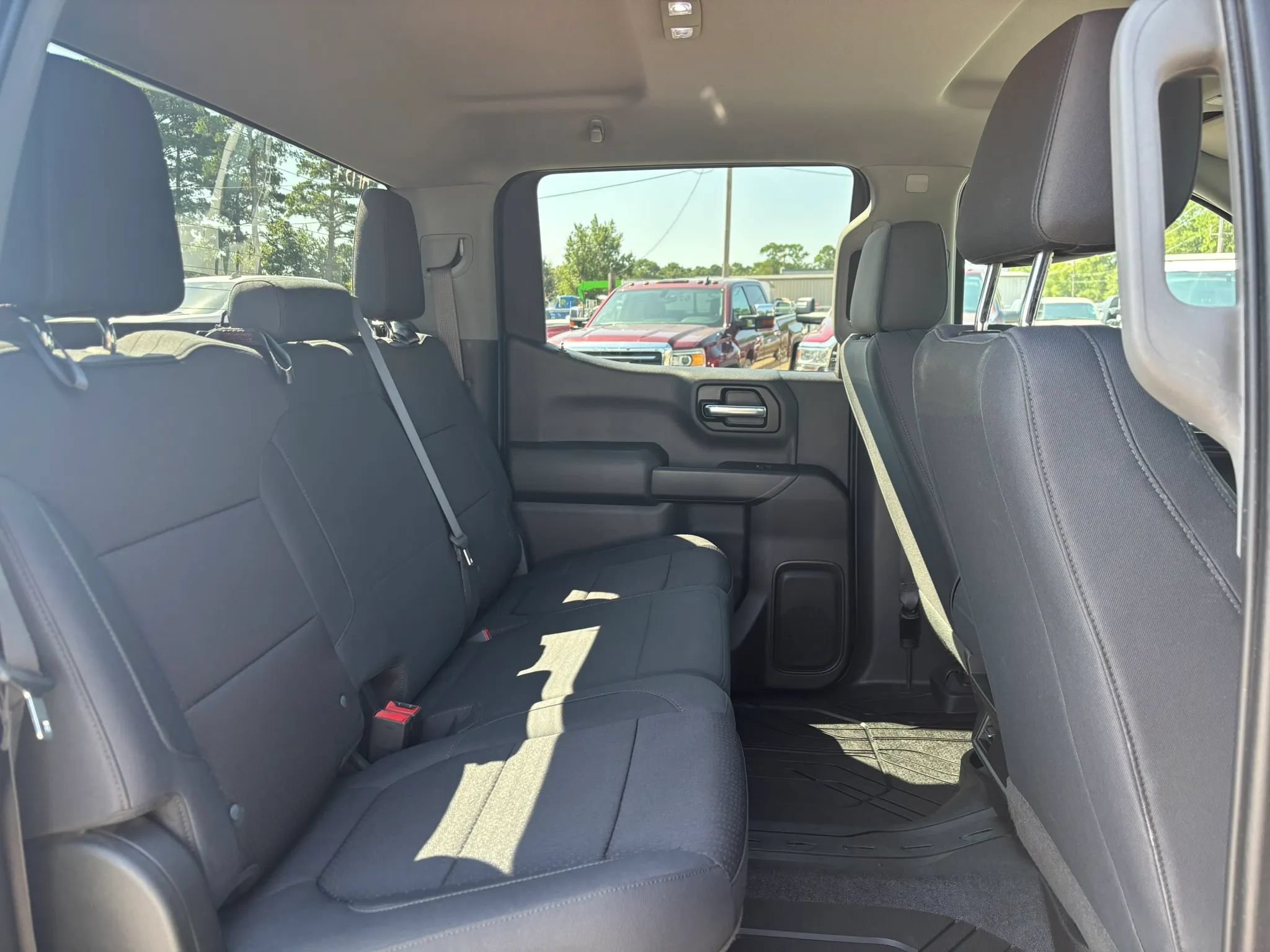 Used 2019 Chevrolet Silverado 1500 Custom Trail Boss w/ Custom Convenience Package AWD/4WD image 17