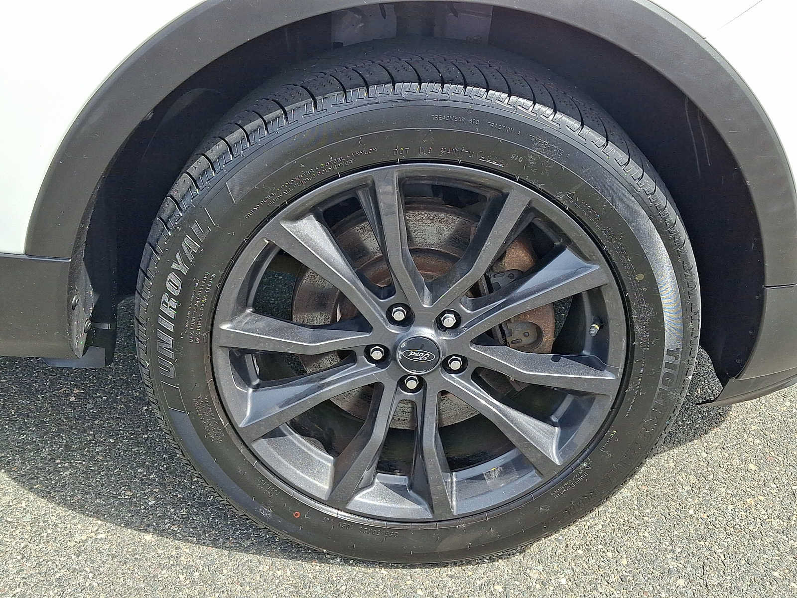 Used 2018 Ford Explorer XLT w/ Equipment Group 202A AWD/4WD image 8