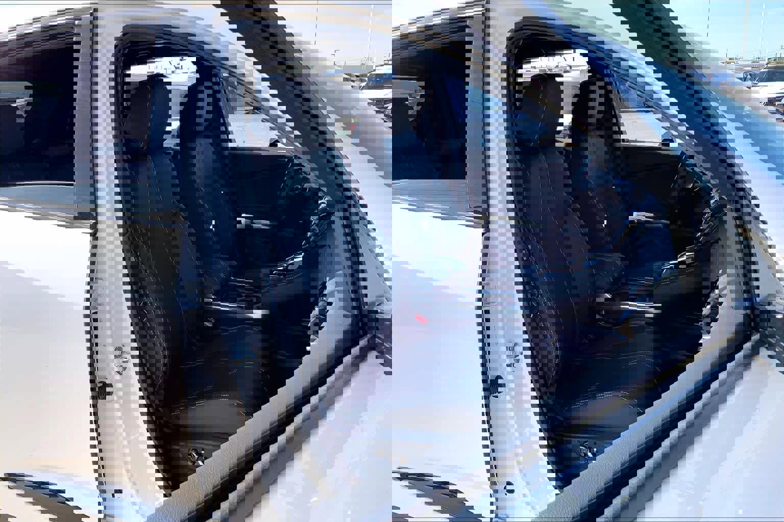 Used 2025 Acura RDX SH-AWD image 9