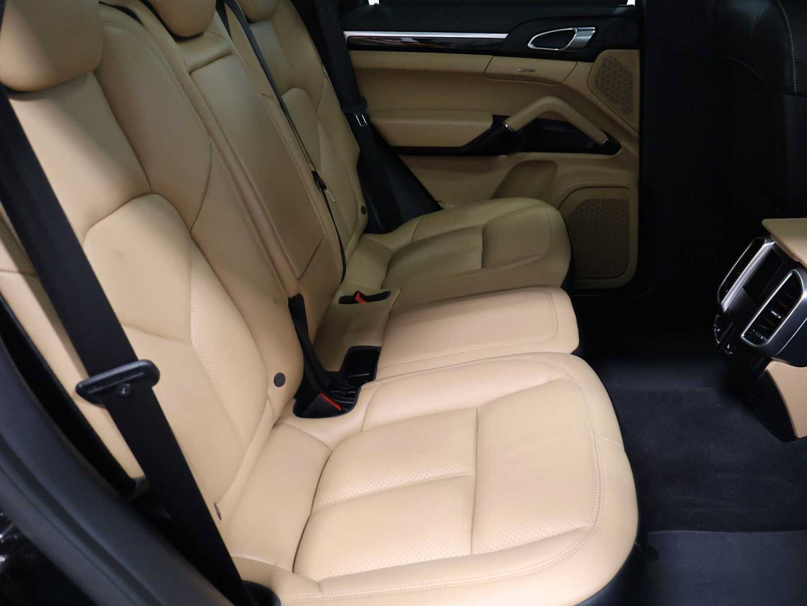 Used 2018 Porsche Cayenne S AWD/4WD image 36