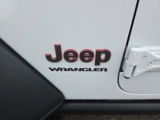 Used 2024 Jeep Wrangler Unlimited Rubicon w/ XTREMEE 35" Tire Package AWD/4WD image 42