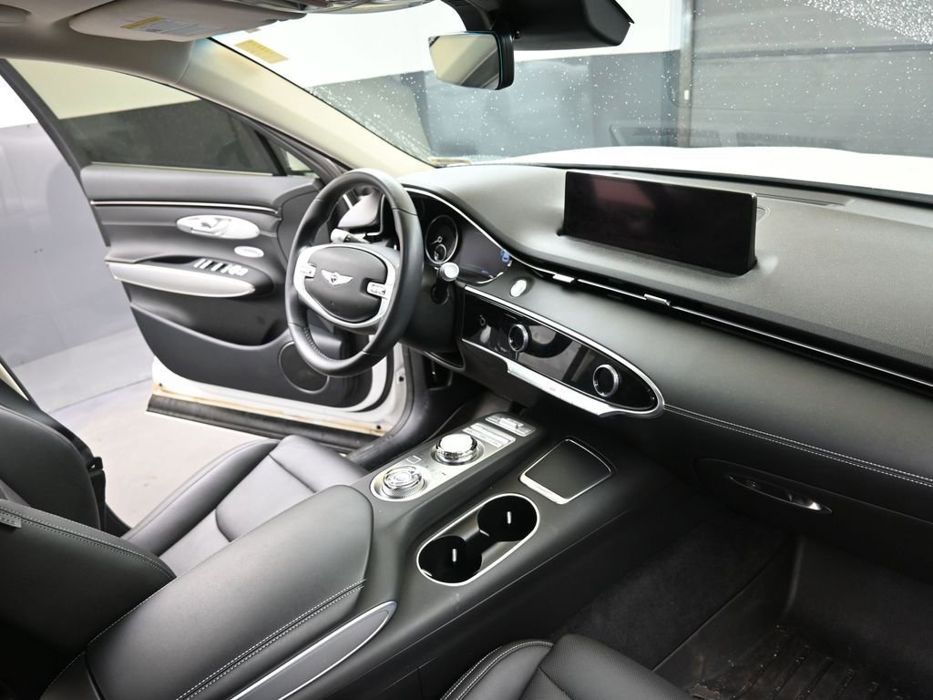 Used 2023 Genesis GV70 2.5T w/ Select Package image 12