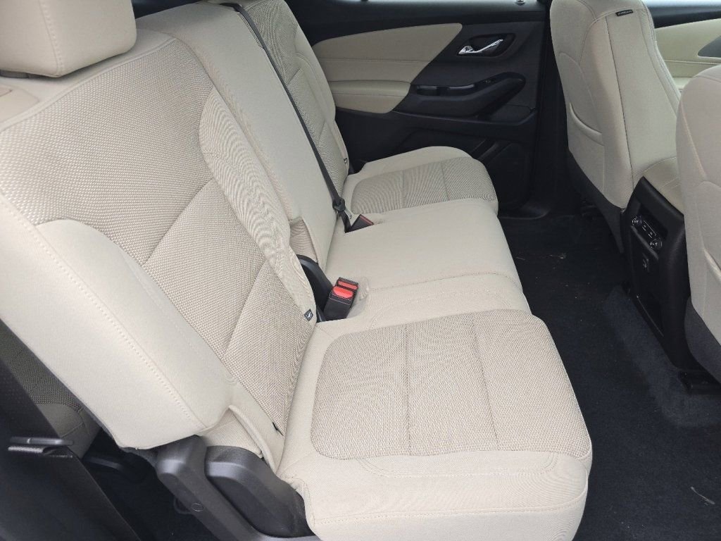 Used 2022 Chevrolet Traverse LS AWD/4WD image 21
