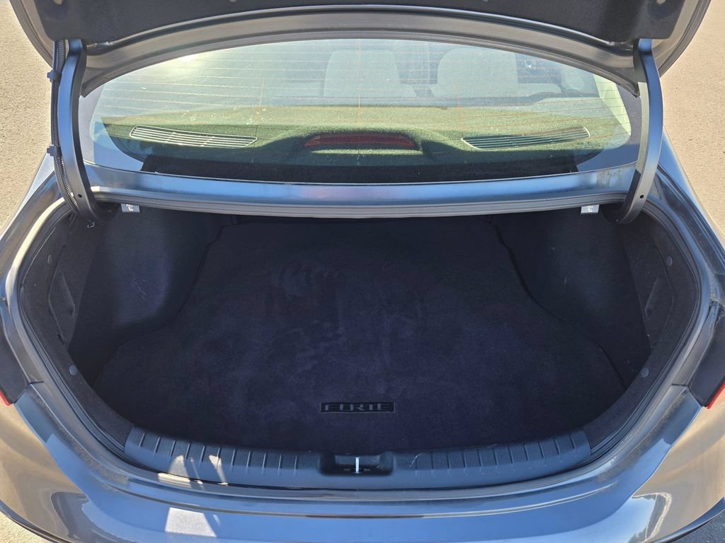Used 2019 Kia Forte LXS FWD image 29