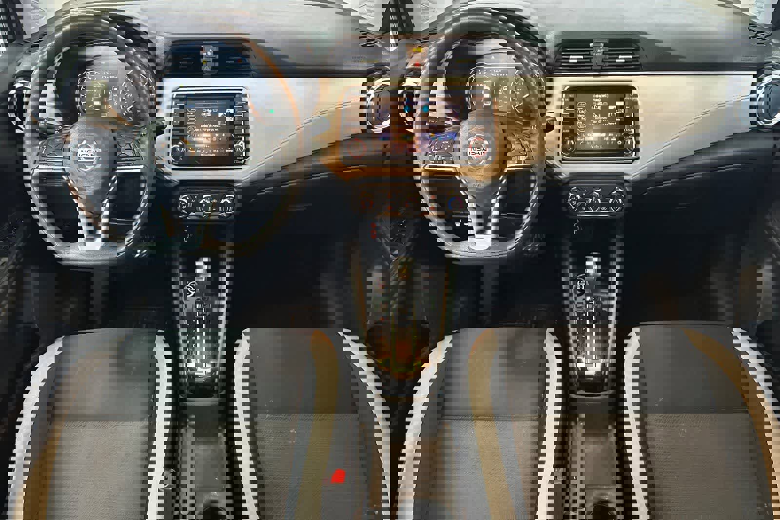 Used 2021 Nissan Versa SV image 4