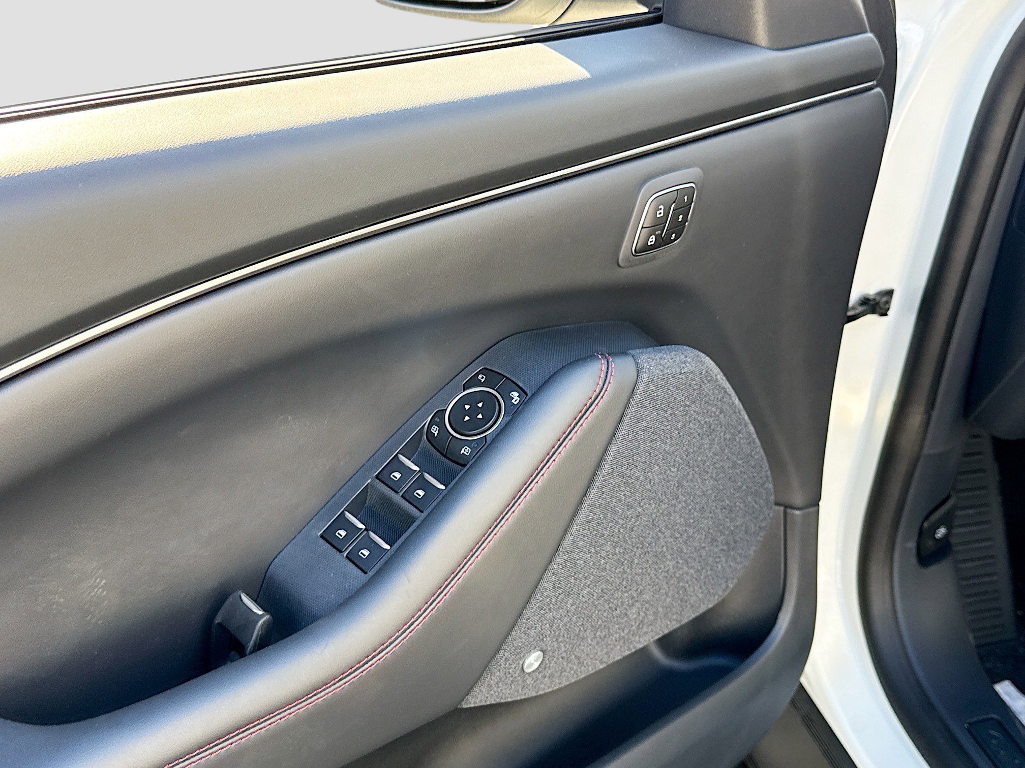 New 2025 Ford Mustang Mach-E Premium w/ Sport Appearance Package AWD/4WD image 8