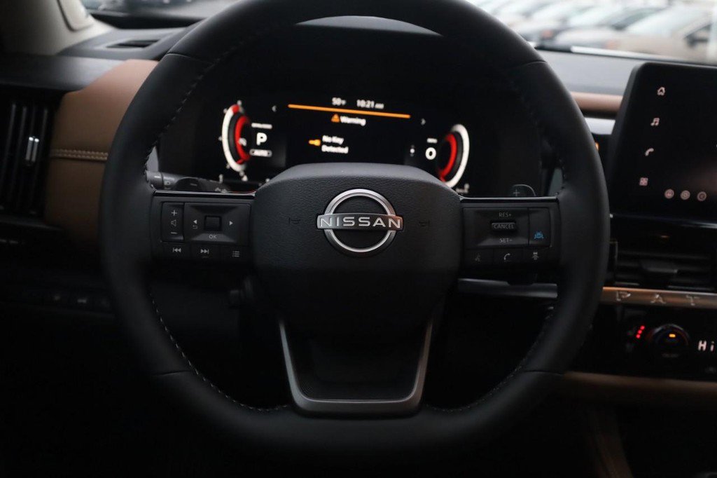 New 2026 Nissan Pathfinder Platinum w/ Cargo Package image 8