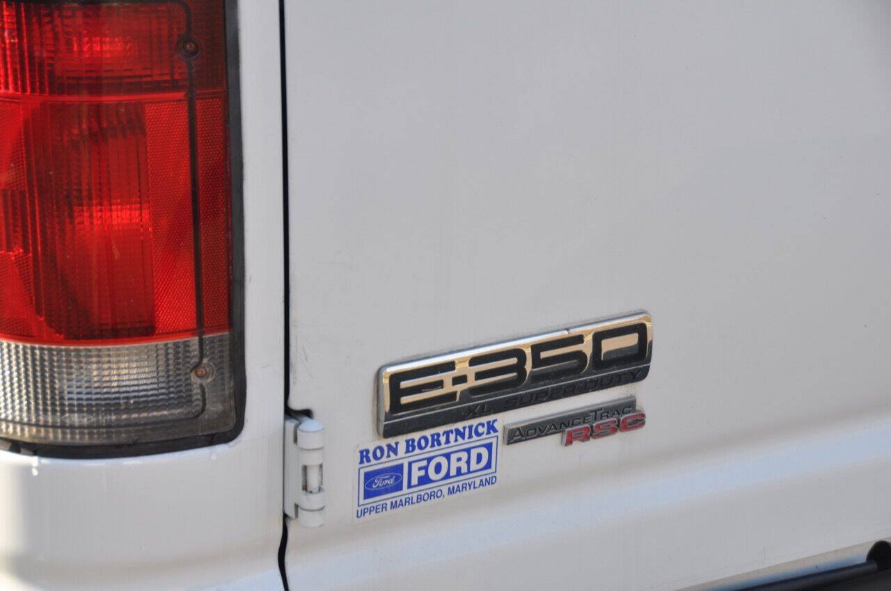 Used 2010 Ford E-350 and Econoline 350 XLT RWD image 36