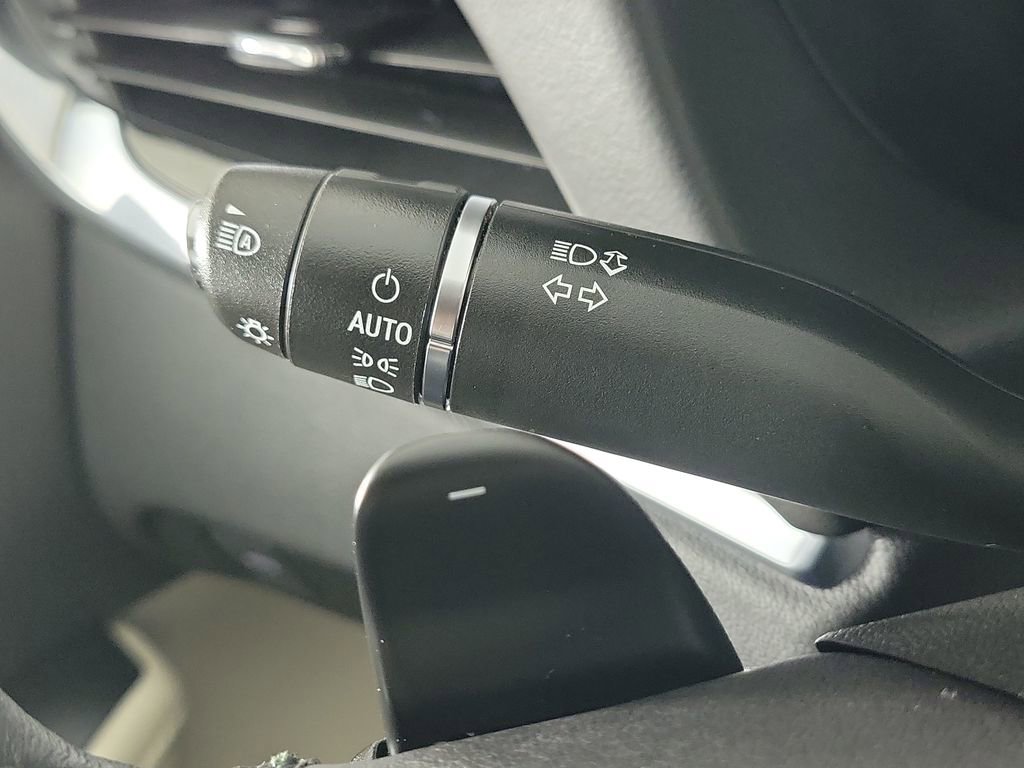 Used 2023 Buick Enclave Essence w/ Experience Buick Package FWD image 12
