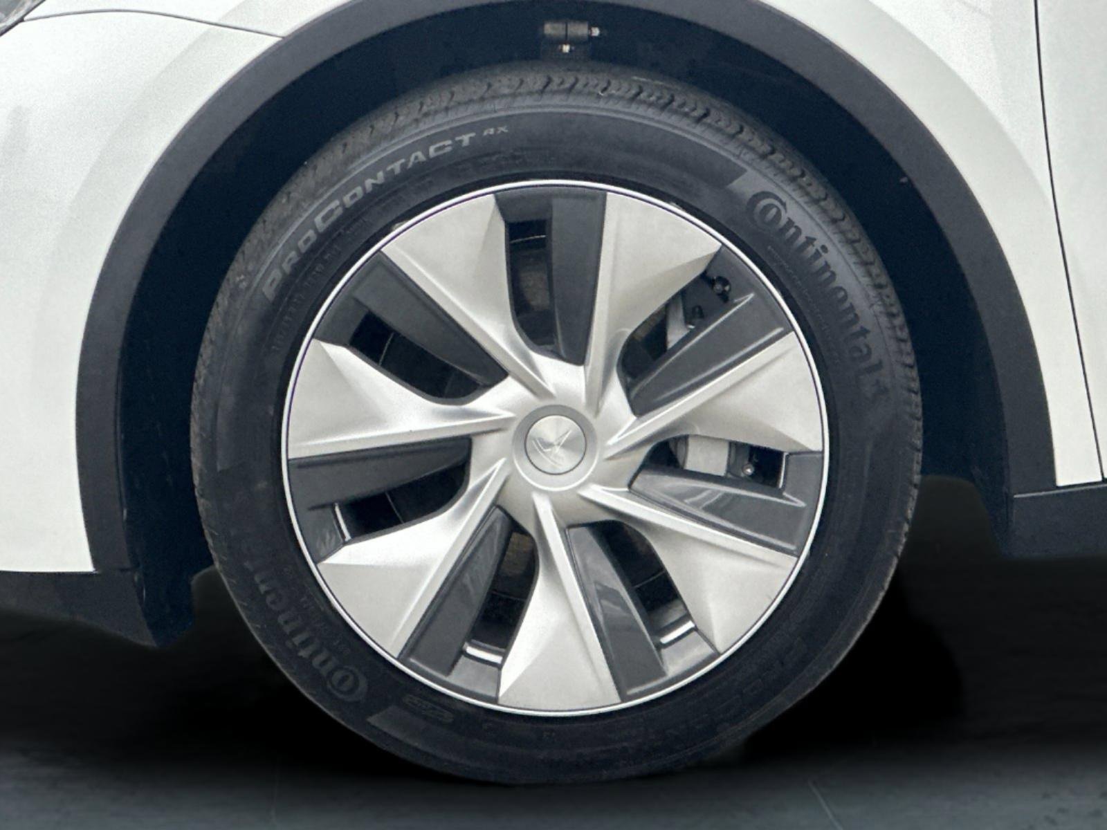 Used 2023 Tesla Model Y Long Range image 24