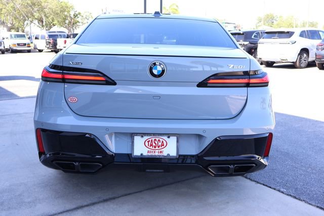 Used 2024 BMW 760i xDrive w/ Executive Package AWD/4WD image 7