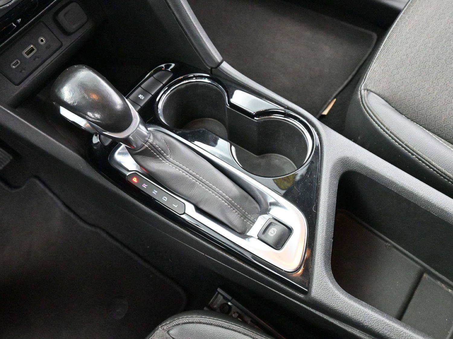 Used 2020 Buick Encore GX Preferred w/ Cold Weather Comfort Package image 27