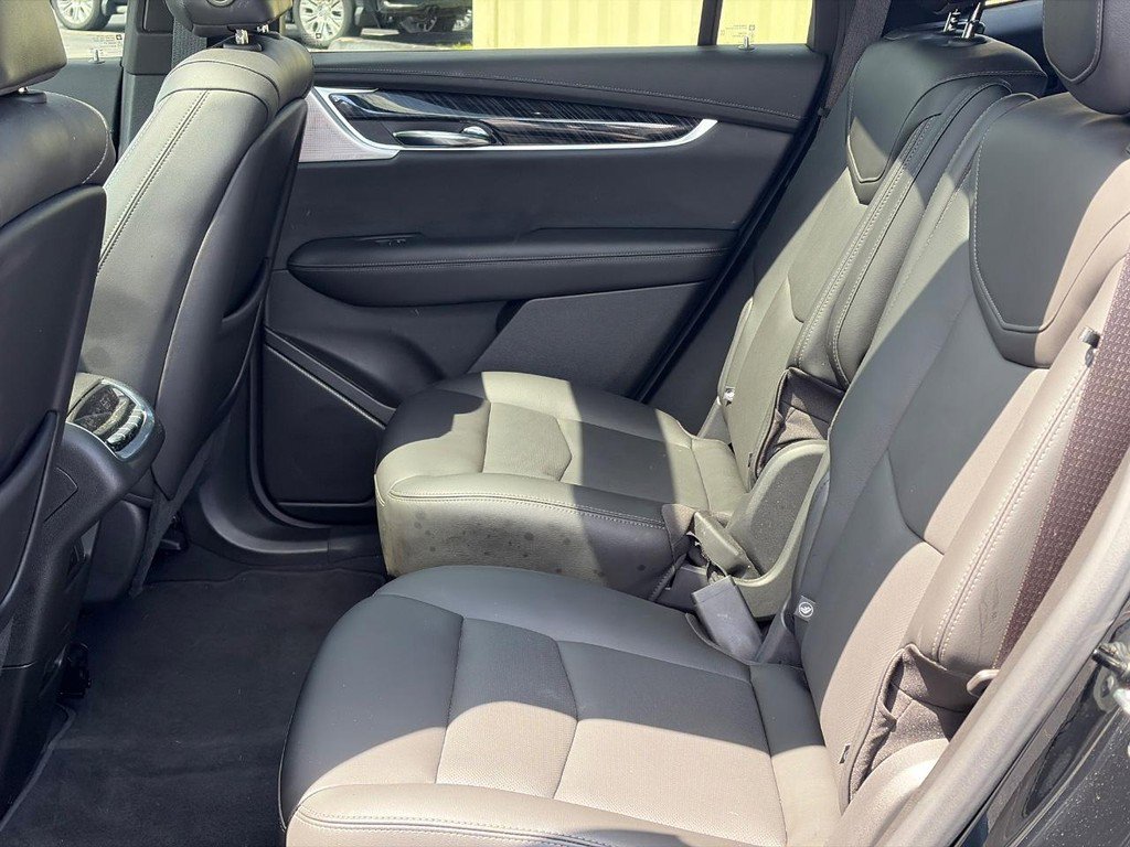 Used 2024 Cadillac XT6 Premium Luxury w/ Technology Package AWD/4WD image 10