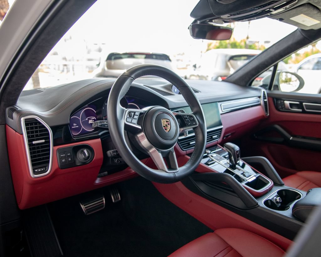 Certified 2023 Porsche Cayenne GTS AWD/4WD image 4