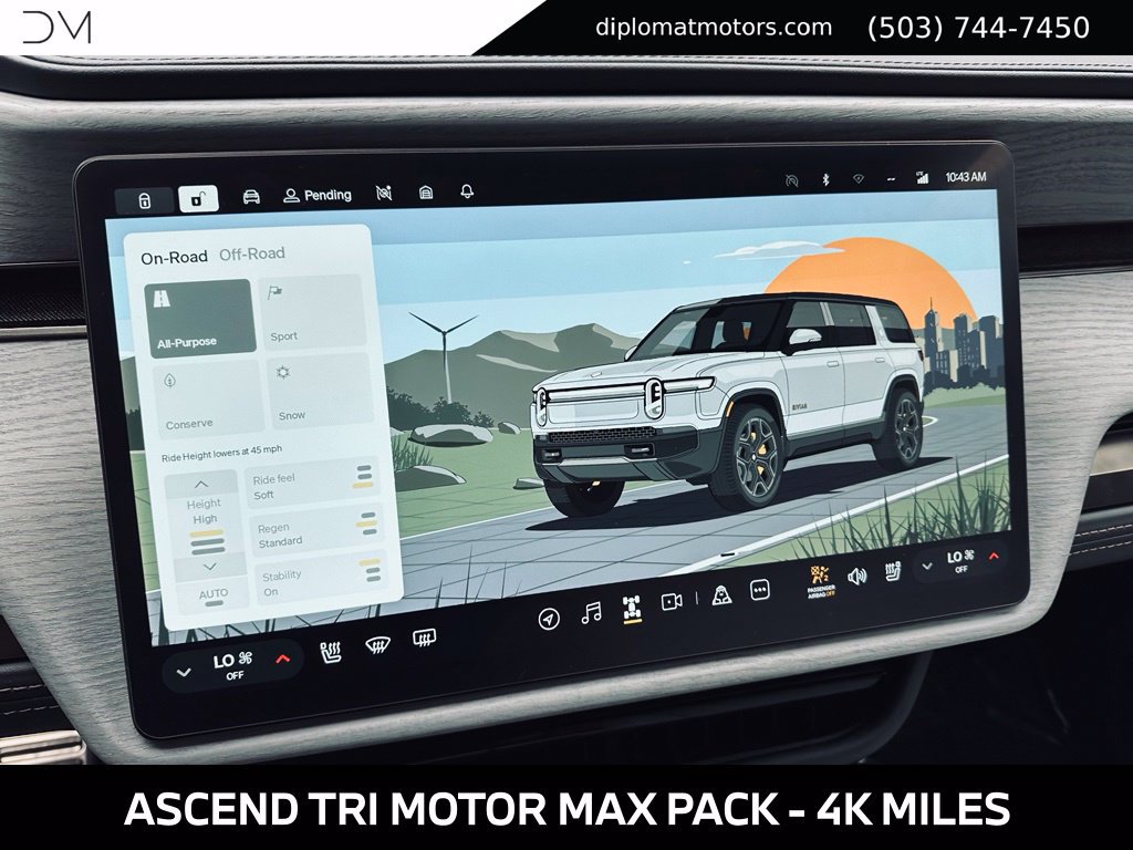 Used 2025 Rivian R1S Premium Dual AWD/4WD image 36