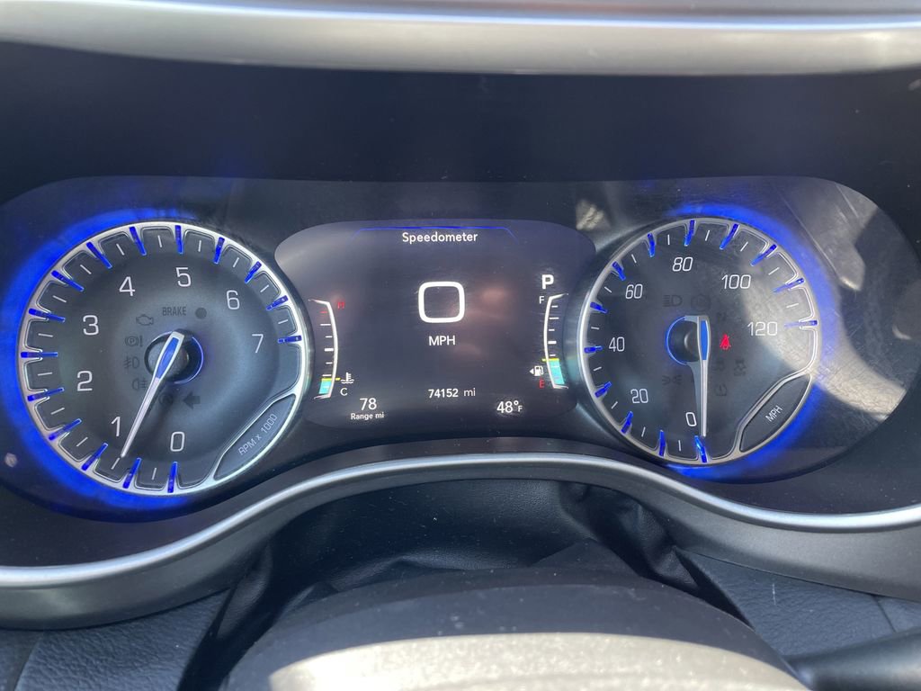 Certified 2023 Chrysler Pacifica Touring-L image 17