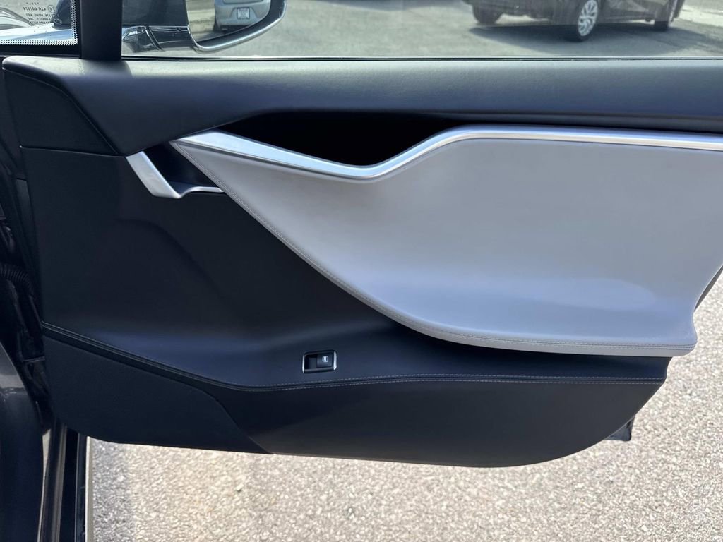 Used 2016 Tesla Model S 70D image 14