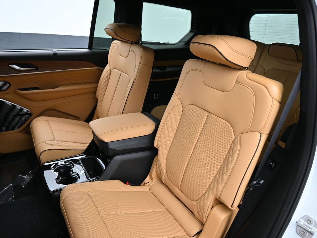 New 2025 Jeep Grand Cherokee L Summit AWD/4WD image 29