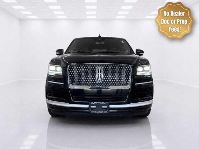 Used 2022 Lincoln Navigator L Reserve AWD/4WD image 2