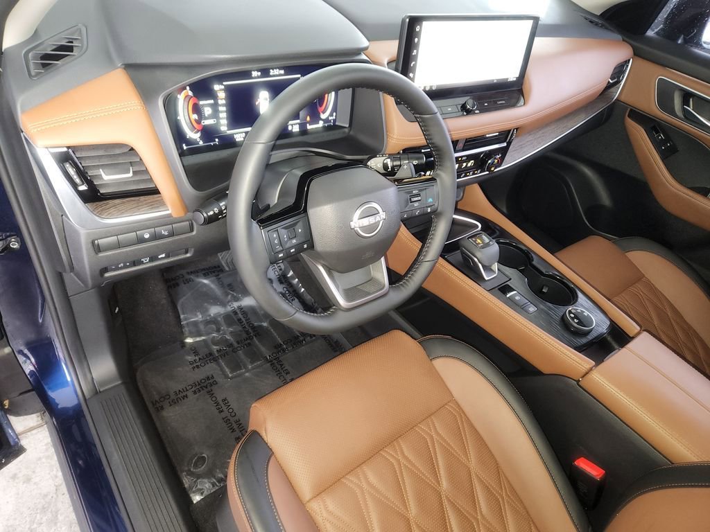 Certified 2025 Nissan Rogue Platinum w/ Platinum Premium Package image 11