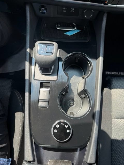 Used 2025 Nissan Rogue SV AWD/4WD image 24