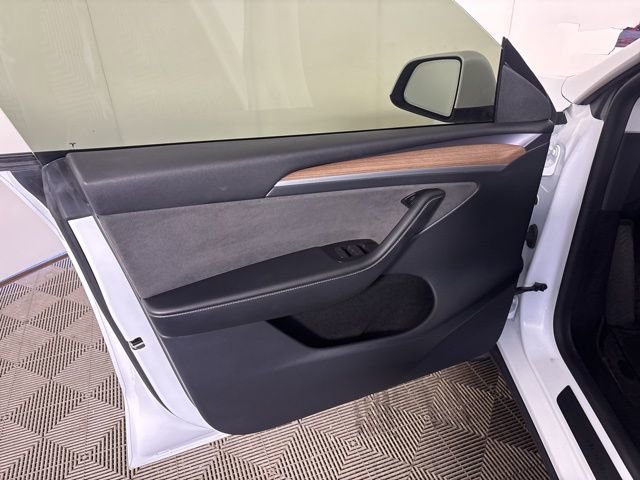 Used 2023 Tesla Model Y Long Range image 13