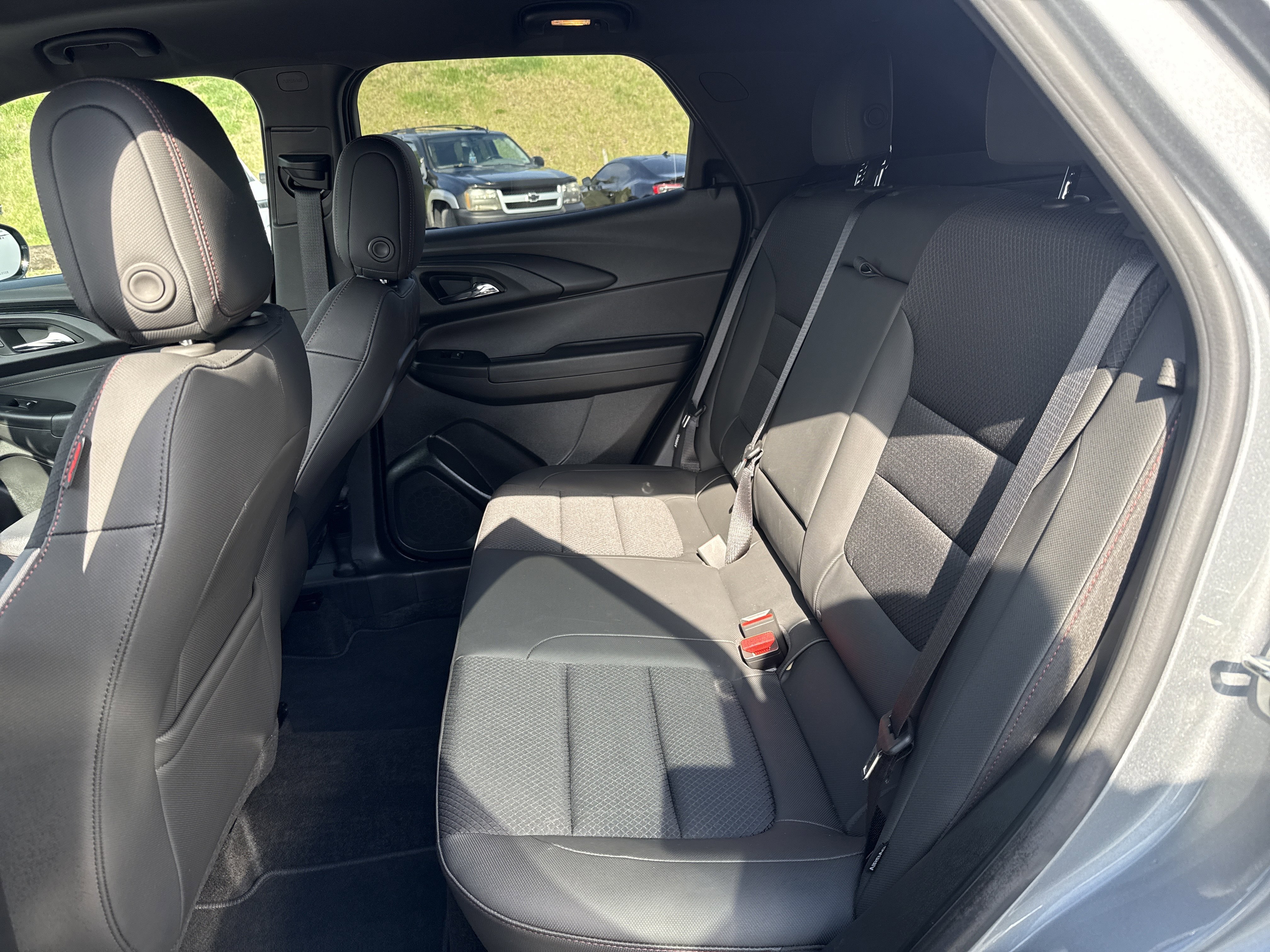 Used 2023 Chevrolet TrailBlazer RS w/ Sun and Liftgate Package AWD/4WD image 13