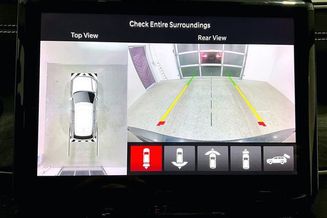 Used 2023 Jeep Grand Cherokee Limited w/ Luxury Tech Group II image 14