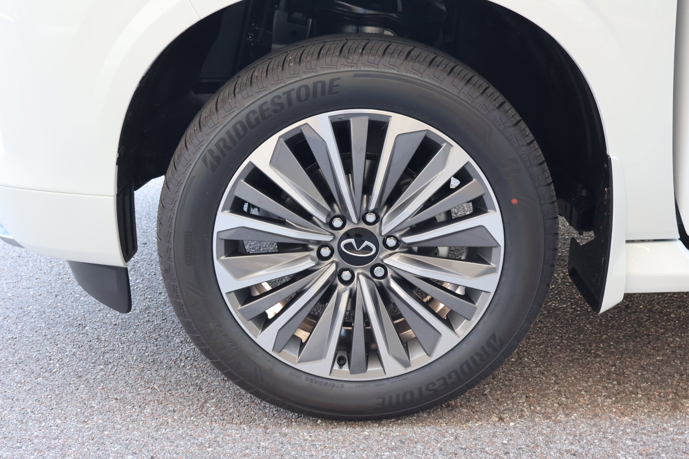 New 2026 INFINITI QX80 Luxe image 14