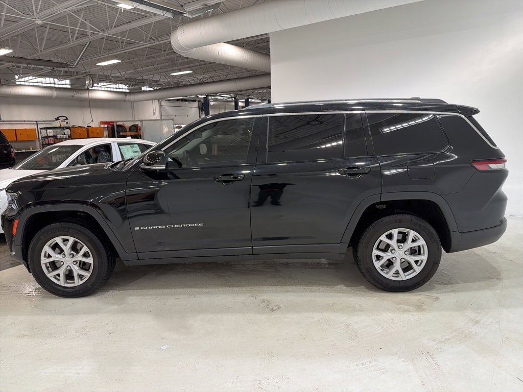 Used 2023 Jeep Grand Cherokee L Limited w/ Luxury Tech Group II image 1
