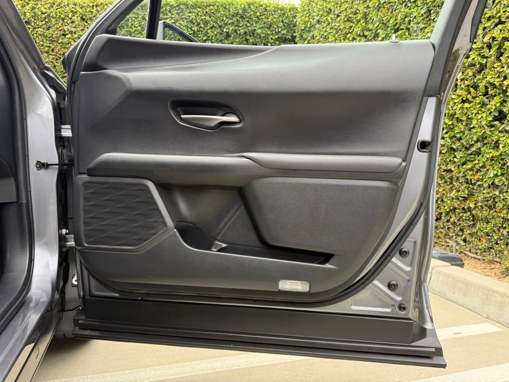 Used 2019 Lexus UX 200 w/ Premium Package FWD image 28