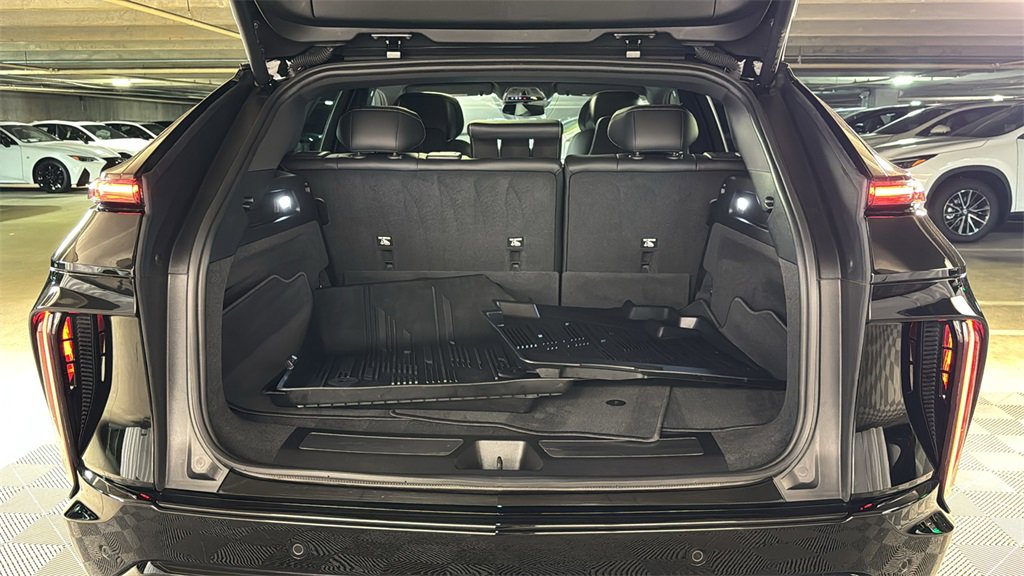 Used 2025 Cadillac Lyriq Sport image 15